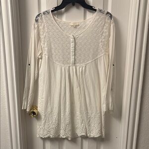 Elegant White Lace Women's Top